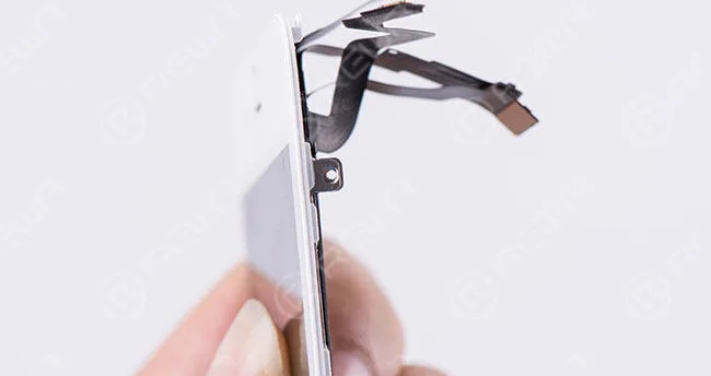which most cost effective china made iphone lcd 5