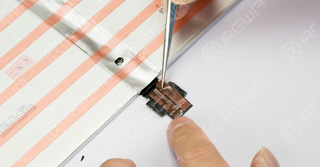 sostituzione del display e della batteria di microsoft surface pro 4 - guida alle competenze dei professionisti c2585169 4fb3 487e 9cc3 6f5529a9feab 14