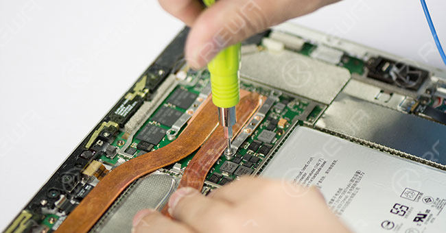 sostituzione del display e della batteria di microsoft surface pro 4 - guida alle competenze dei professionisti c51d6d31 ed34 45fa 8cad 55c684670f0c 15