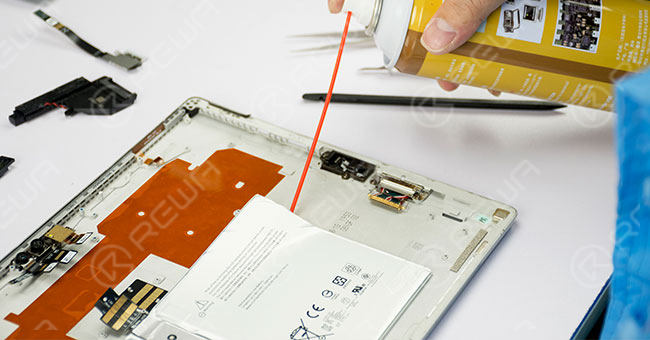 sostituzione del display e della batteria di microsoft surface pro 4 - guida alle competenze dei professionisti e5bee1fa 8bd0 4fc9 b2eb e4928d9e8002 13
