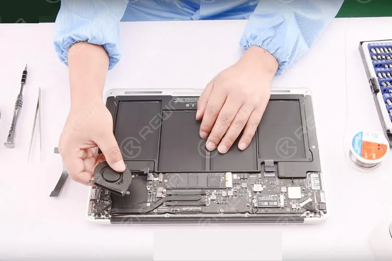 Ampliar la memoria RAM en el MacBook Air