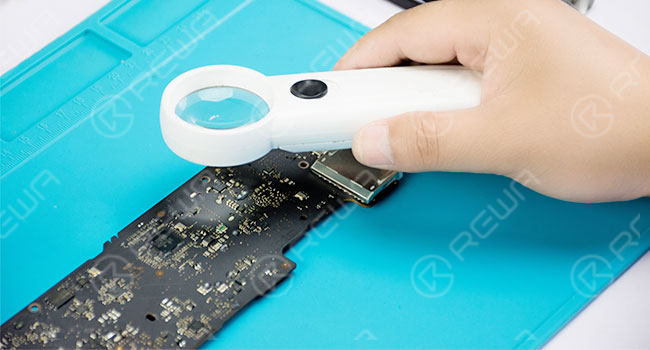 macbook no display repair - fixing the black screen issue Run a cosmetic inspection
