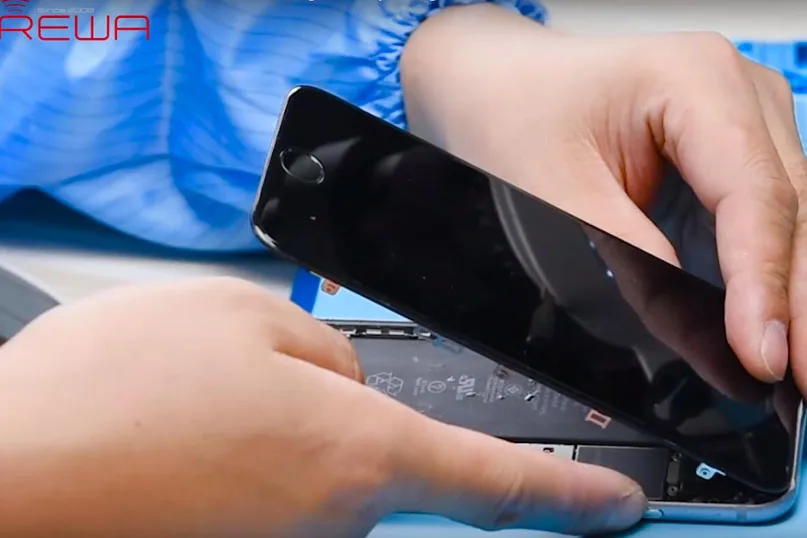 iPhone 6 Won't Turn On Reparatur - PMIC Schleifen und Ersetzen