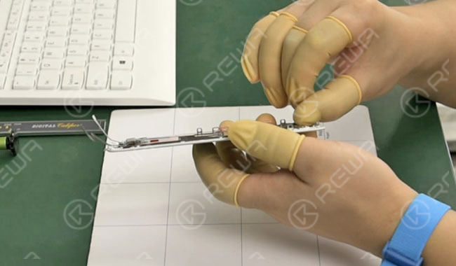 iphone lcd-bildschirm abmusterungstest Haftung der Hintergrundbeleuchtung prüfen normal