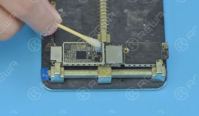iphone frozen screen issue - logic board repair solution Once the logic board is cooling enough, clean it with PCB cleaner.
