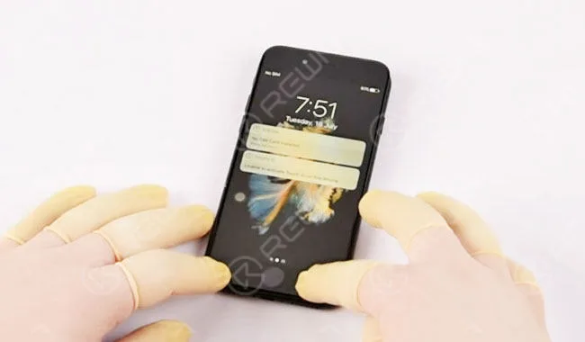 iPhone 8 Screen VS iPhone 7 Screen Hands On Comparison