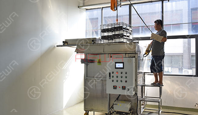 Tour della fabbrica di lenti di vetro aftermarket per iPhone in Cina
