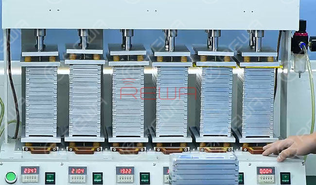 Tour della fabbrica di lenti di vetro aftermarket per iPhone in Cina
