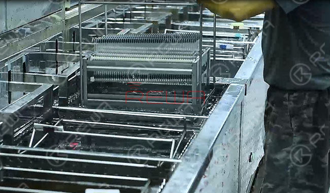 Tour della fabbrica di lenti di vetro aftermarket per iPhone in Cina