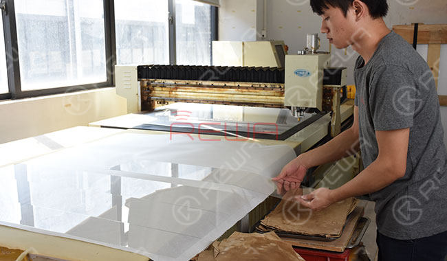 Tour della fabbrica di lenti di vetro aftermarket per iPhone in Cina