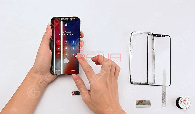 Analyse du démontage complet de l'écran OLED de l'iPhone X