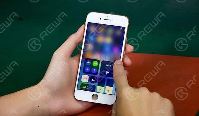iphone 8 broken lcd screen refurbishing - glass only repair iPhone 8 Zerbrochener LCD-Bildschirm Wiederaufbereitung