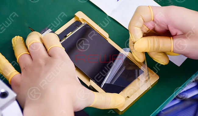 iphone 8 broken lcd screen refurbishing - glass only repair iPhone 8 Zerbrochener LCD-Bildschirm Wiederaufbereitung