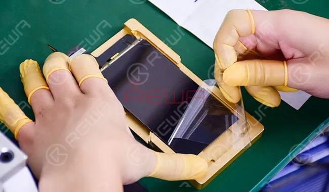 Ricondizionamento dello schermo LCD rotto di iPhone 8