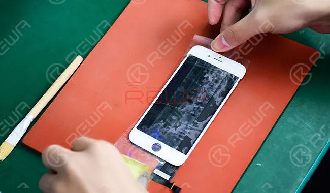 Ricondizionamento dello schermo LCD rotto di iPhone 8