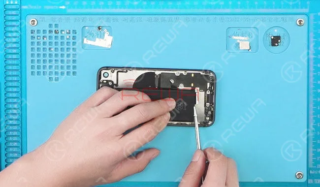 Reparación del cristal trasero del iPhone 8