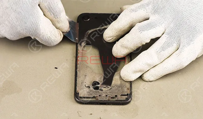 Reparación del cristal trasero del iPhone 8
