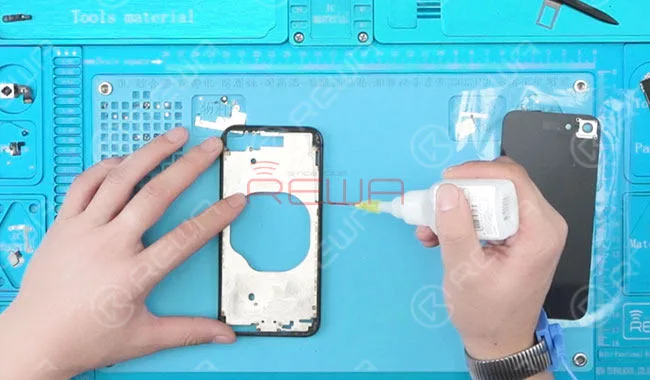 Reparación del cristal trasero del iPhone 8
