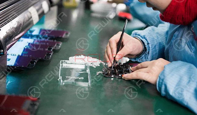 Die Geschichte hinter REWA LCD Montage RMA 