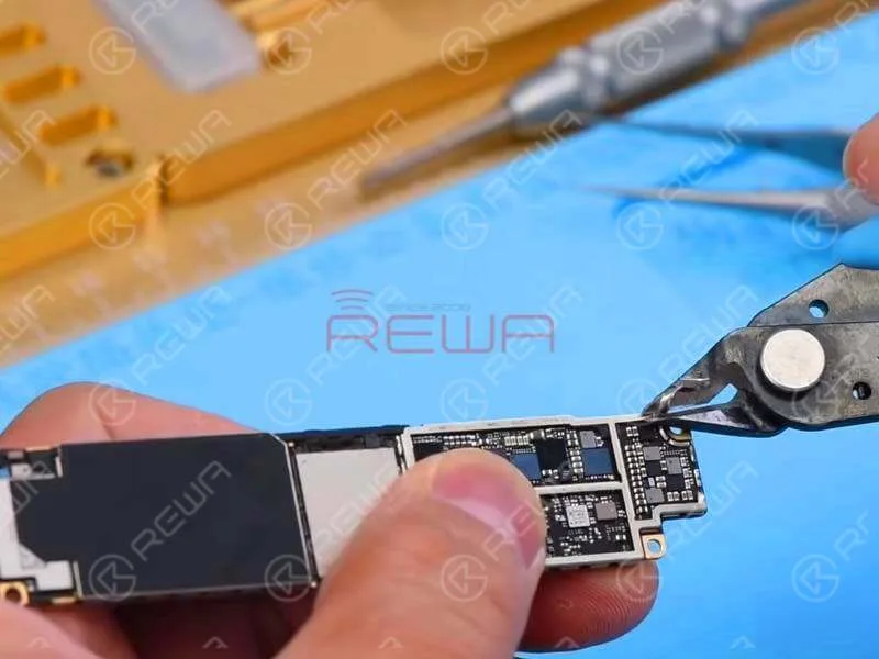 Cómo arreglar el iPhone 8 Plus pantalla en negro / sin pantalla