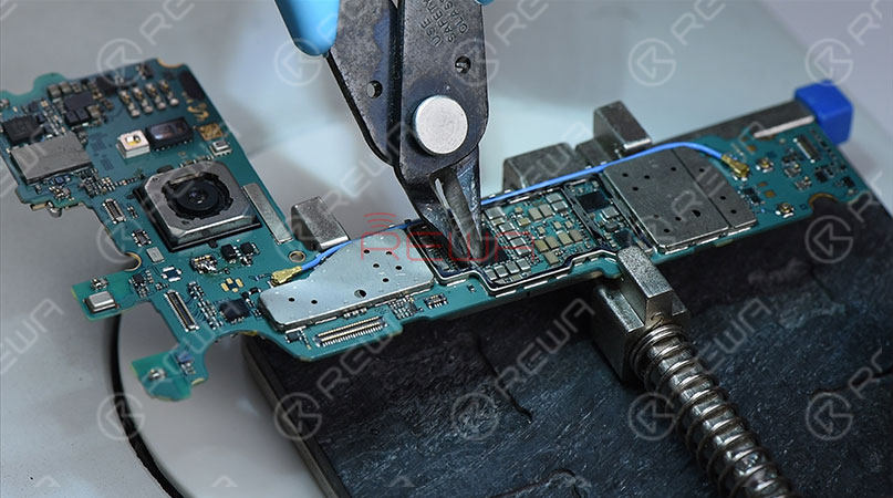 how to fix samsung s7 edge won't turn on - logic board solution How to Fix Samsung S7 edge Won't Turn on