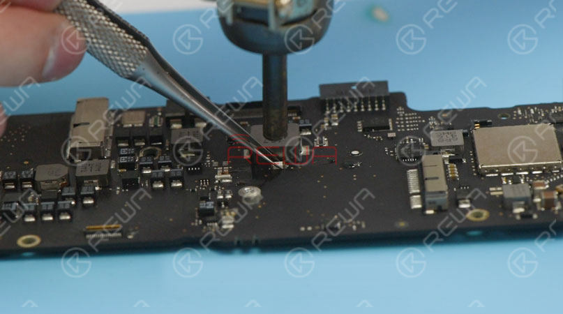 MacBook Air Won't Turn On