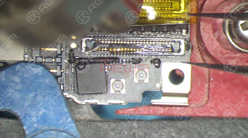 iphone 7 plus half backlight/dim screen repair J4502 from the logic board