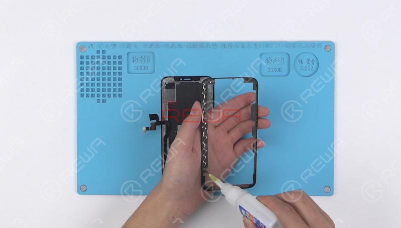 iphone xs/xs max broken screen glass only repair - step by step Bezel Attaching