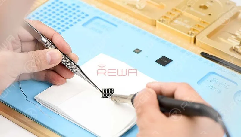 iphone x data recovery from dead motherboard NAND flash chip from the stencil