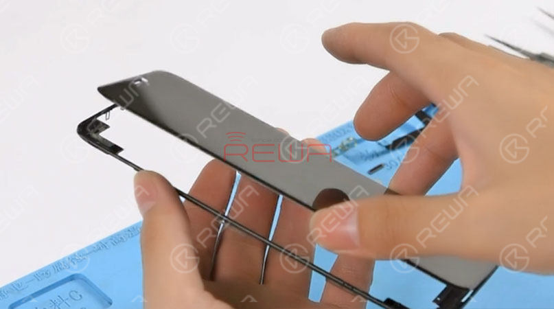 iphone 11 pro max screen refurbishing - detailed operation Prepare a new piece of iPhone 11 Pro Max bezel. Tear off the protective film on the bezel. Apply the specialized glue to the bezel. Then apply pressure to fit the OLED Screen Assembly with the bezel.