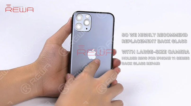 riparazione del vetro posteriore di iphone 11 pro L'anello del supporto della fotocamera dell'iPhone 11 è più duro e dotato di pareti interne spesse, il che rende ancora più difficile la lucidatura. Nel frattempo, anche l'obiettivo della fotocamera può essere facilmente danneggiato durante la lucidatura. Per questo motivo, consigliamo vivamente di sostituire il vetro posteriore con un grande foro per la fotocamera per la riparazione del vetro posteriore dell'iPhone 11 Series.