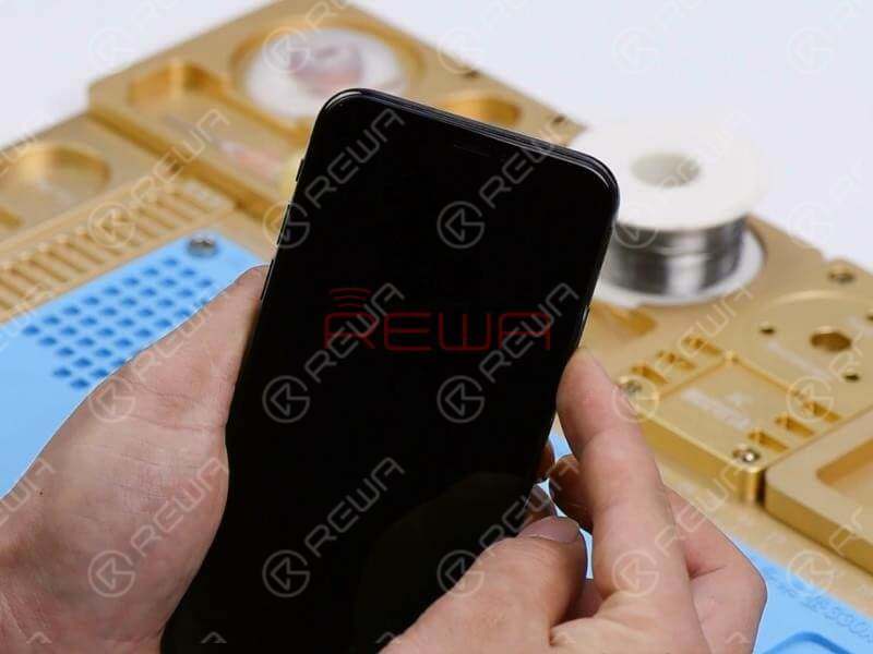 iphone x won't turn on quick fix - thermal imager applied Hold the power button to turn on the phone. The phone won’t turn on. Take apart the phone and disconnect the battery. Remove the screen and take out the motherboard.
