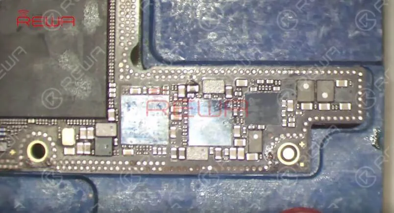 iphone x bottom speaker not working repair Remove the upper layer with Hot Air Gun. We can see that there are multiple missing pins on the upper layer.