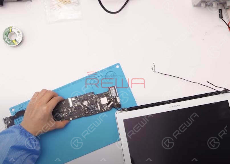 Réparation du MacBook Air 2015 sans rétroéclairage