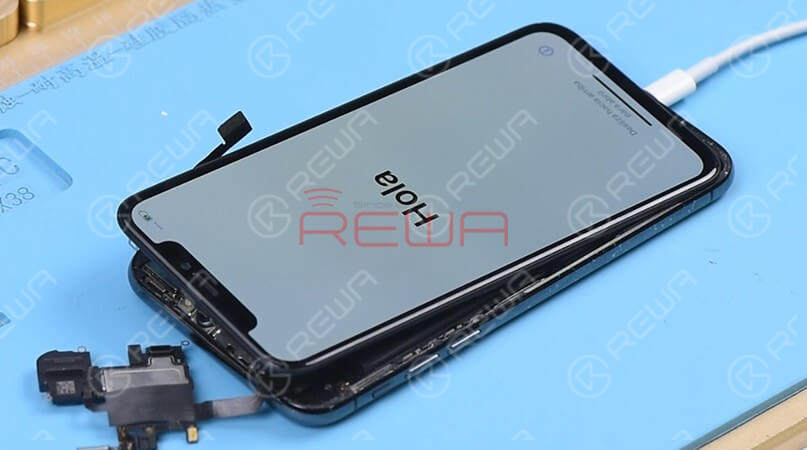a rare case of iphone x stuck on apple logo(itunes error 4013) Get the earpiece speaker and sensor flex cable installed, then assemble the phone. The phone turns on normally.