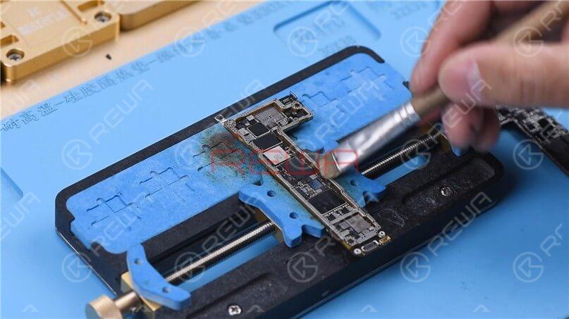 Limpie la almohadilla de unión con PCB Cleaner y, a continuación, manipule la capa superior del mismo modo.