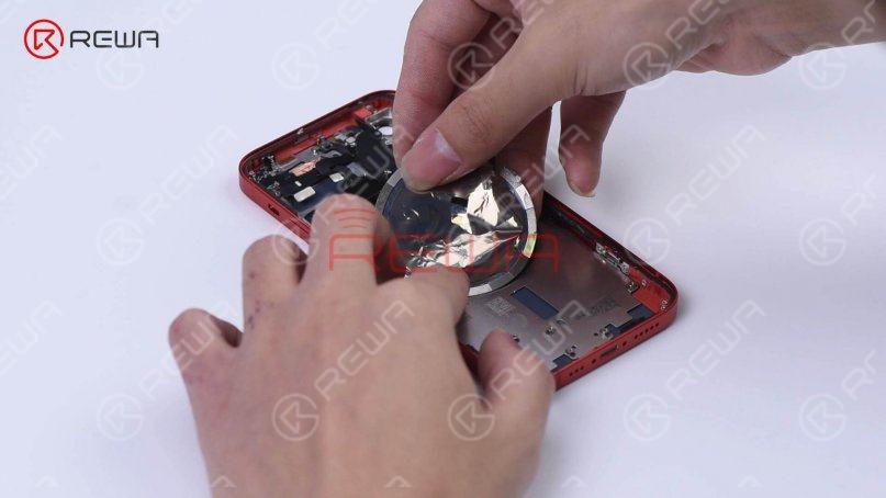 After the back glass gluing is finished, we install the magnet array and shield. Apply some B-7000 Adhesive on the magnet circle to adhere the magnet array to the back.