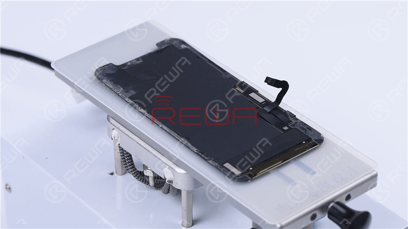 Place the OLED on the heating platform.