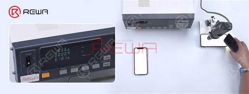 Ces tests prouvent que les capteurs sur le haut-parleur d'oreille sont interchangeables, à l'exception de l'illuminateur de crue chiffré du module Face ID. La luminosité max de l'iPhone 12 Pro devient 809 nits avec l'écran de l'iPhone 12 tandis que la luminosité ma de l'iPhone 12 devient 618 nits avec l'écran de l'iPhone 12 Pro. On constate que la luminosité maximale des deux modèles n'est pas liée à l'écran. La raison peut être liée à la carte mère ou au système iOS. En général, les écrans des deux modèles sont interchangeables.