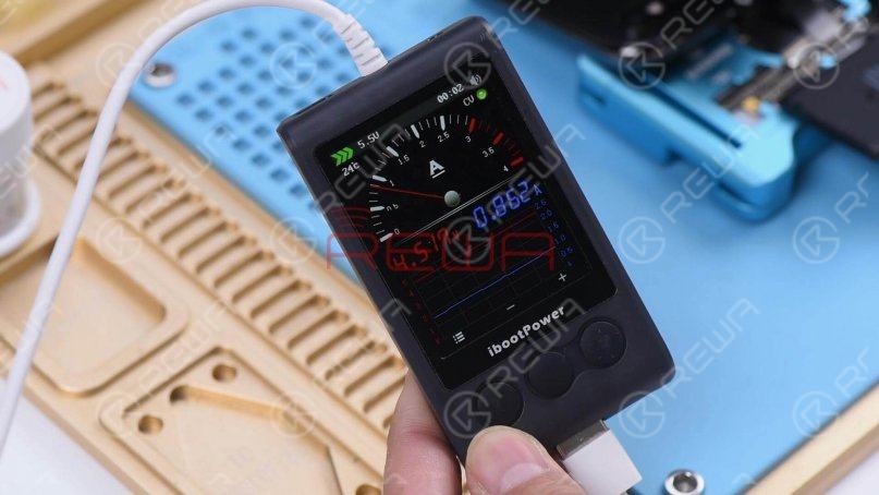 Plug the charging cable. The charging current on the ammeter is 860mA, which indicates that the phone can be normally charged.