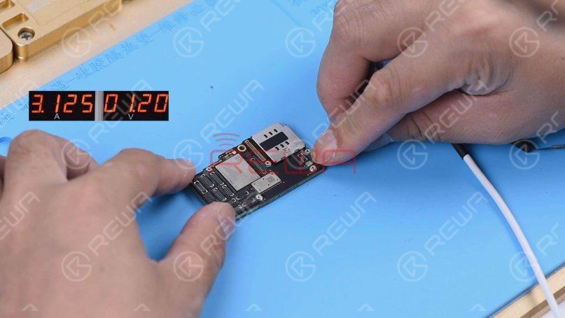 Detach the motherboard and connect the motherboard with the Power Cable again. The ammeter still shows a large current of 3.1A.
