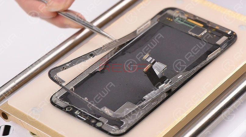Rigenerazione schermo iPhone X/XS/XS Max con recupero della cornice originale