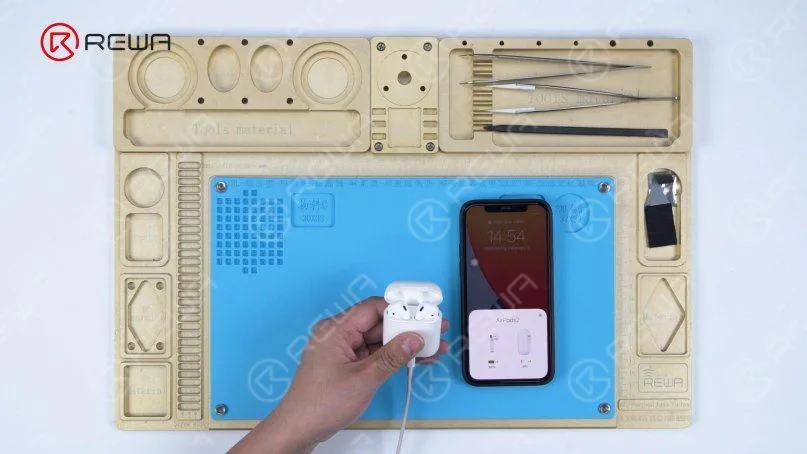 Remplacement de la batterie de l'étui de chargement des AirPods
