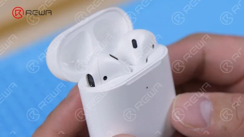 Remplacement de la batterie de l'étui de chargement des AirPods