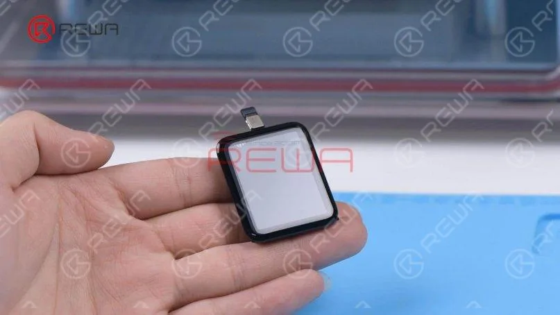 Take the screen out and there are still bubbles on the screen. Put the screen back into the Bubble Removing Machine for ten minutes and the bubbles are gone.