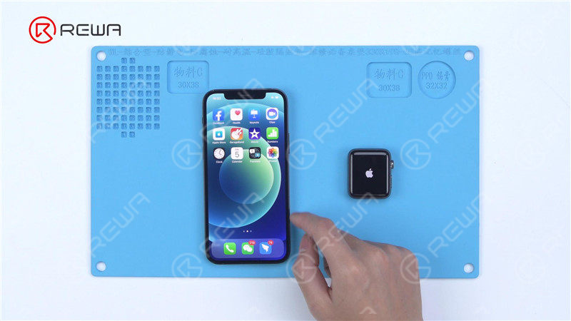 Turn on the phone and watch to test. The watch and the phone work fine.