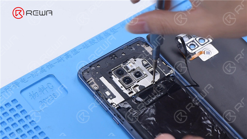 Reparatur des zerstörten HUAWEI MATE 20 durch REWA