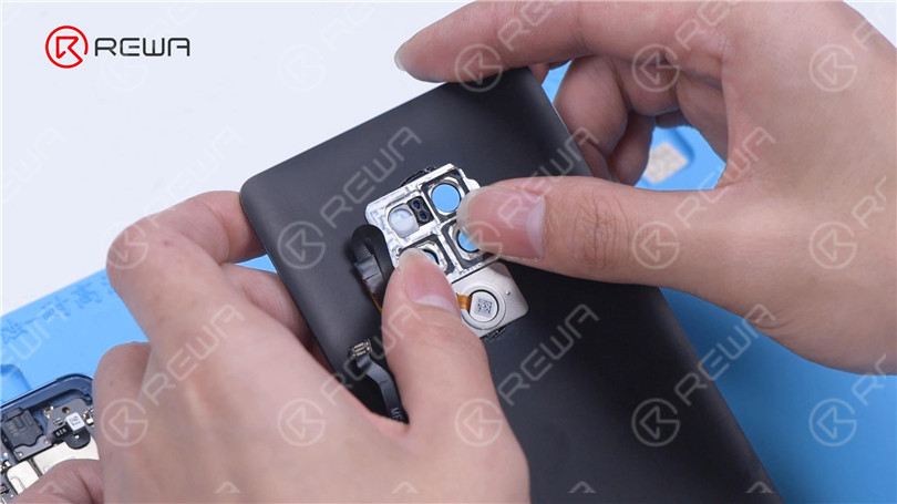 Reparatur des zerstörten HUAWEI MATE 20 durch REWA