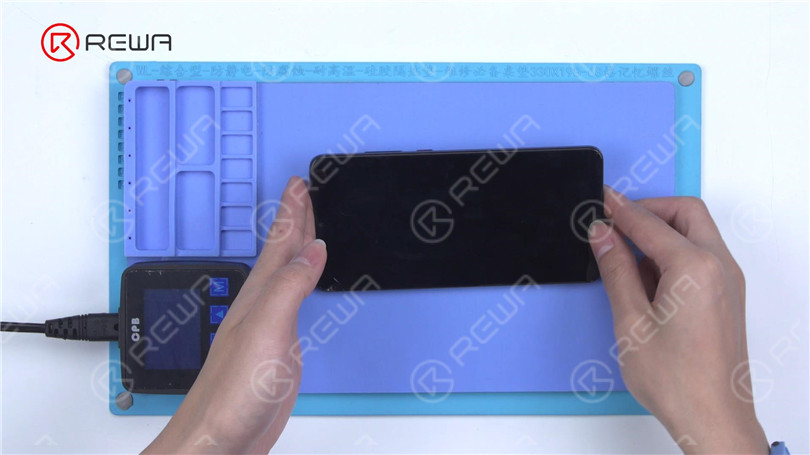 Reparatur des zerstörten HUAWEI MATE 20 durch REWA