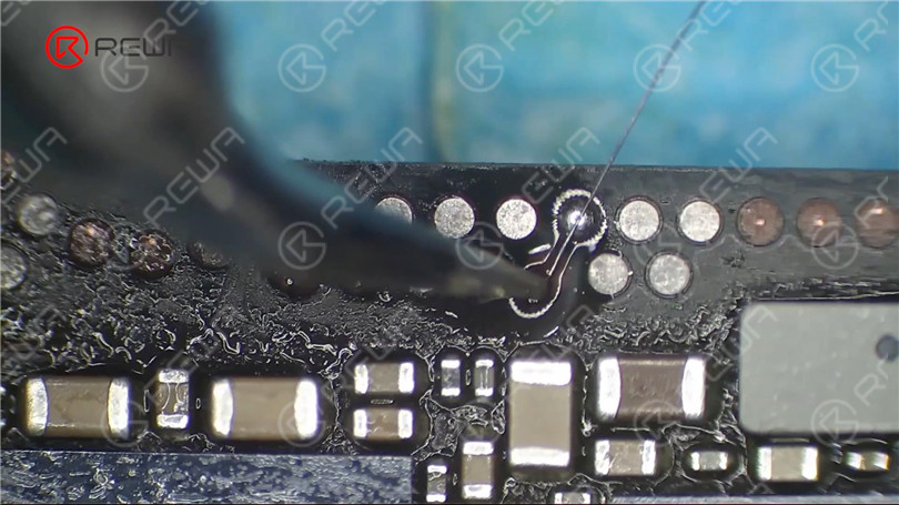 Solder 0.02 mm copper wires to the bonding pad with Soldering Iron. Please be noted that copper wires must be soldered firmly.